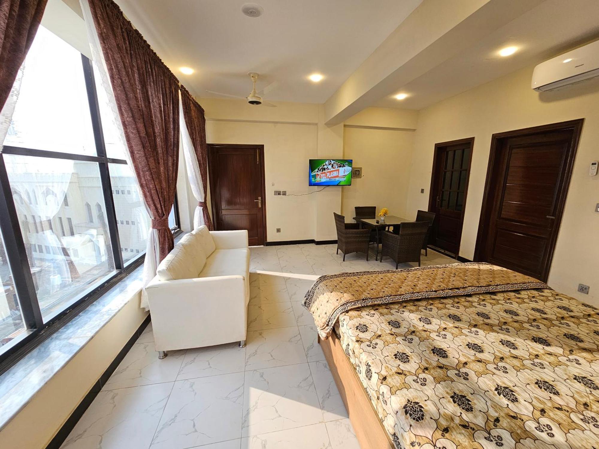 Motorway Majesty Suites Islamabad - Near Islamabad International Airport And Motorway ภายนอก รูปภาพ