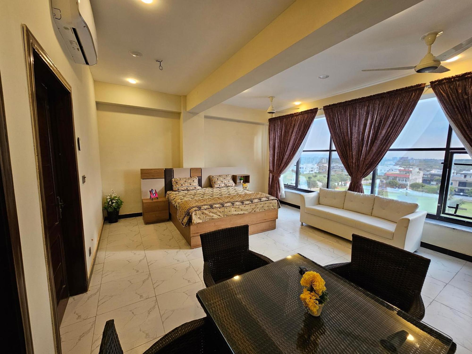 Motorway Majesty Suites Islamabad - Near Islamabad International Airport And Motorway ภายนอก รูปภาพ