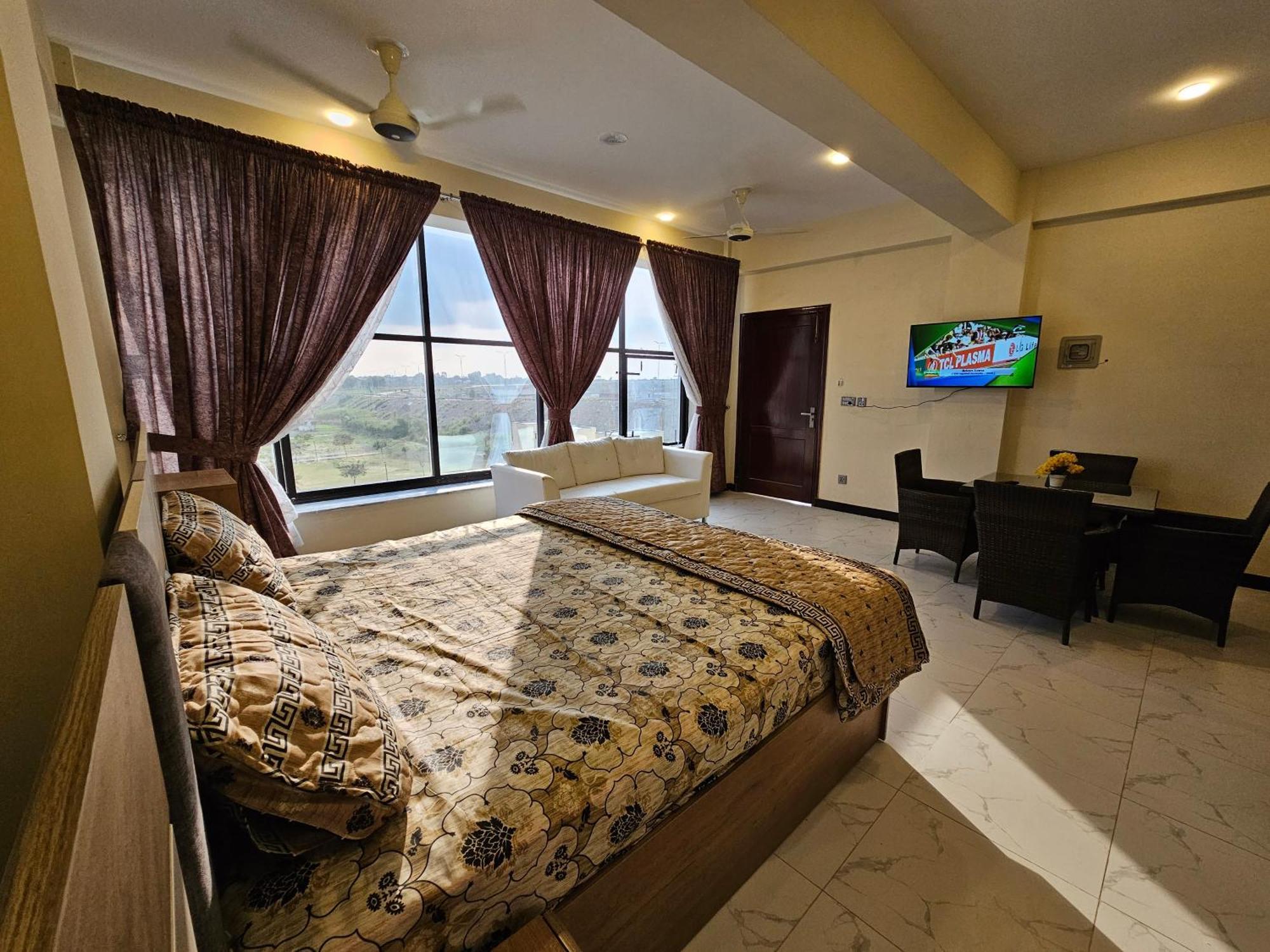 Motorway Majesty Suites Islamabad - Near Islamabad International Airport And Motorway ภายนอก รูปภาพ