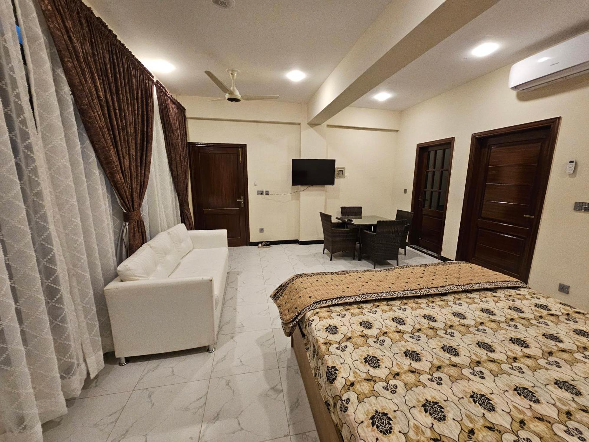 Motorway Majesty Suites Islamabad - Near Islamabad International Airport And Motorway ภายนอก รูปภาพ